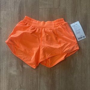 Lululemon Hotty Hot LR shorts. Size 6. NWT